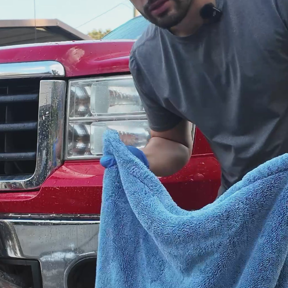 
                      
                        Load and play video in Gallery viewer, THOR The G.O.A.T Drying Towel V2
                      
                    